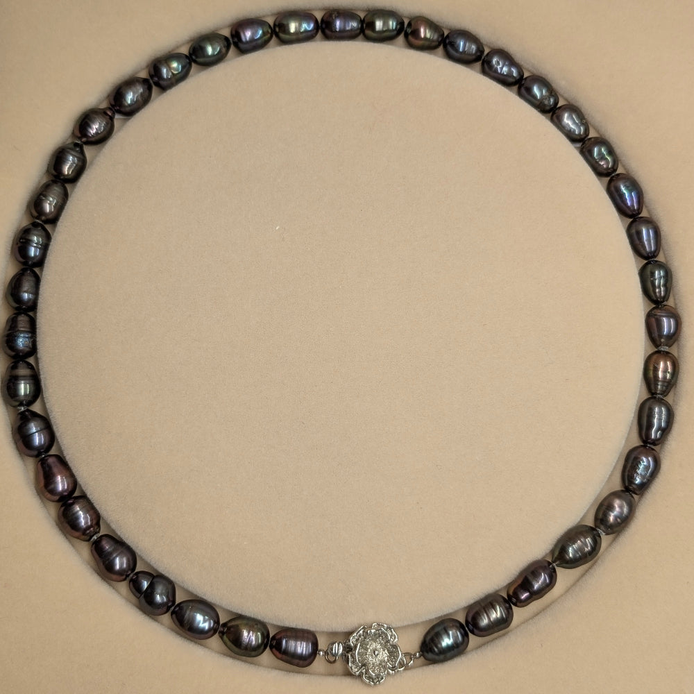 Midnight Freshwater Pearls Necklace Murun Pearls