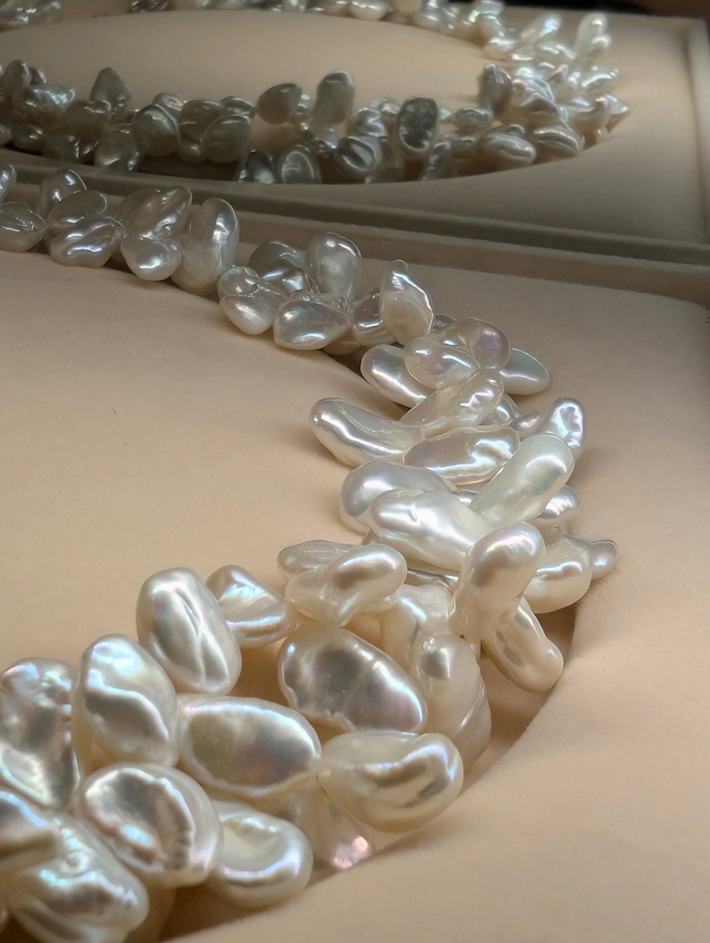 Гар хийцийн Baroque Multistrand хүзүүний зүүлт Мөрөн Pealrs