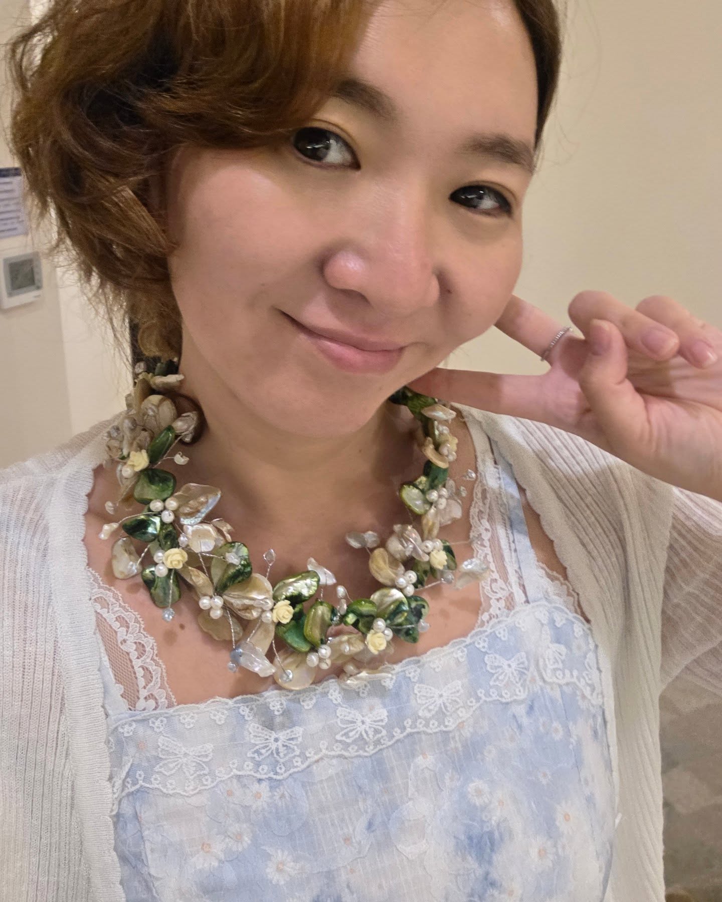 Three-Dimensional Pearl Floral Necklaces – A Tribute to Nature’s Beauty and Artisan Elegance