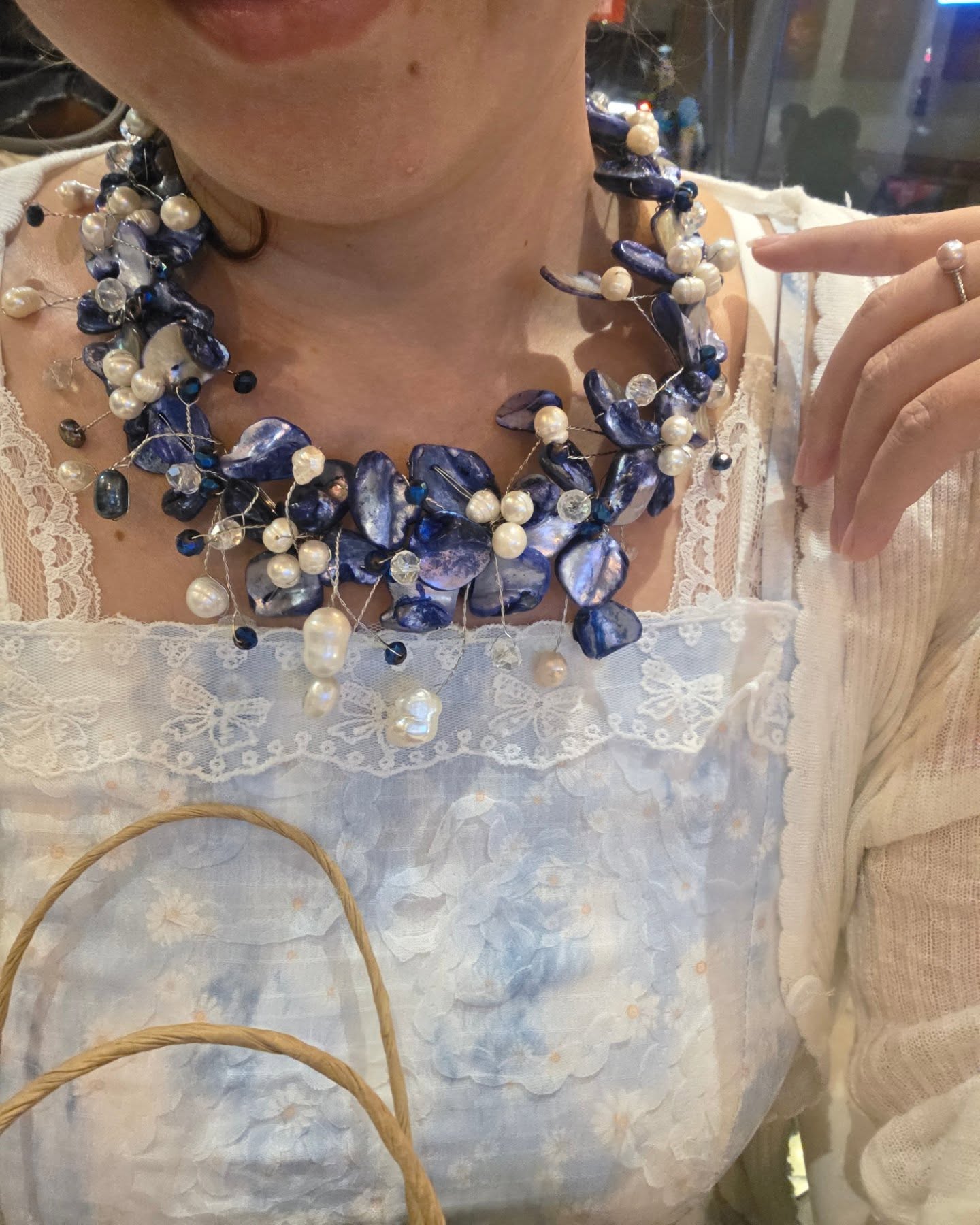 Three-Dimensional Pearl Floral Necklaces – A Tribute to Nature’s Beauty and Artisan Elegance