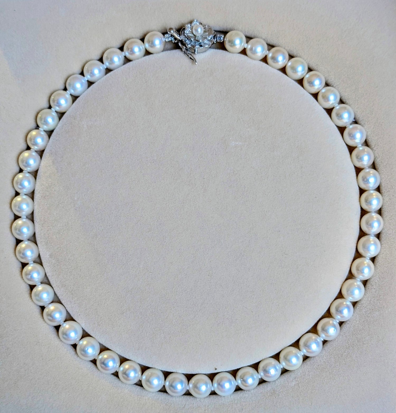 Akoya_Necklaec_-_Murun_Pearls[1].jpg