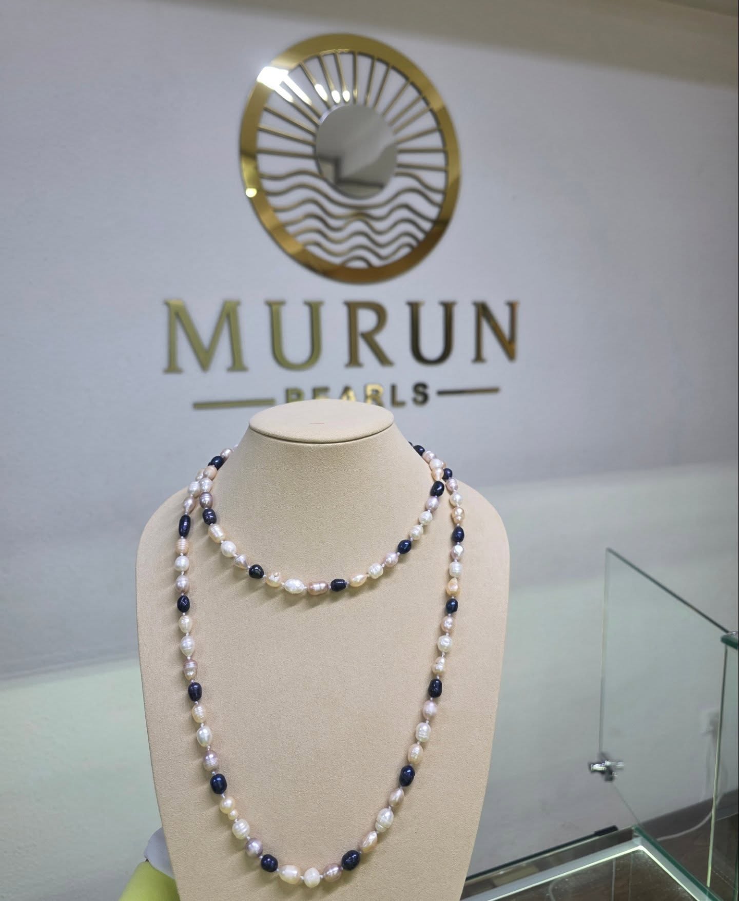 Олон өнгийн барок хэлбэрийн усны сувдан зүүлт – Murun Pearls-ийн өвөрмөц, байгалийн гоёл