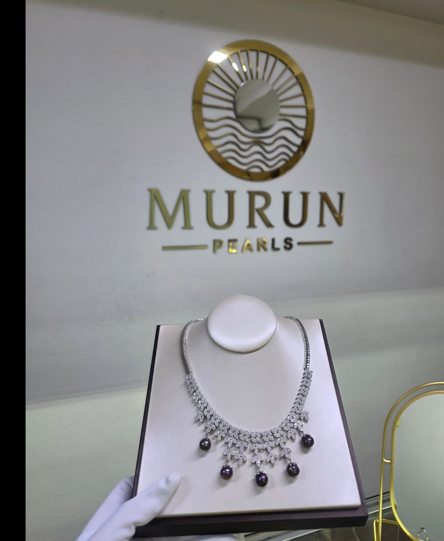 Тансаг хар сувдан очир эрдэнийн навчит зүүлт - Murun Pearls